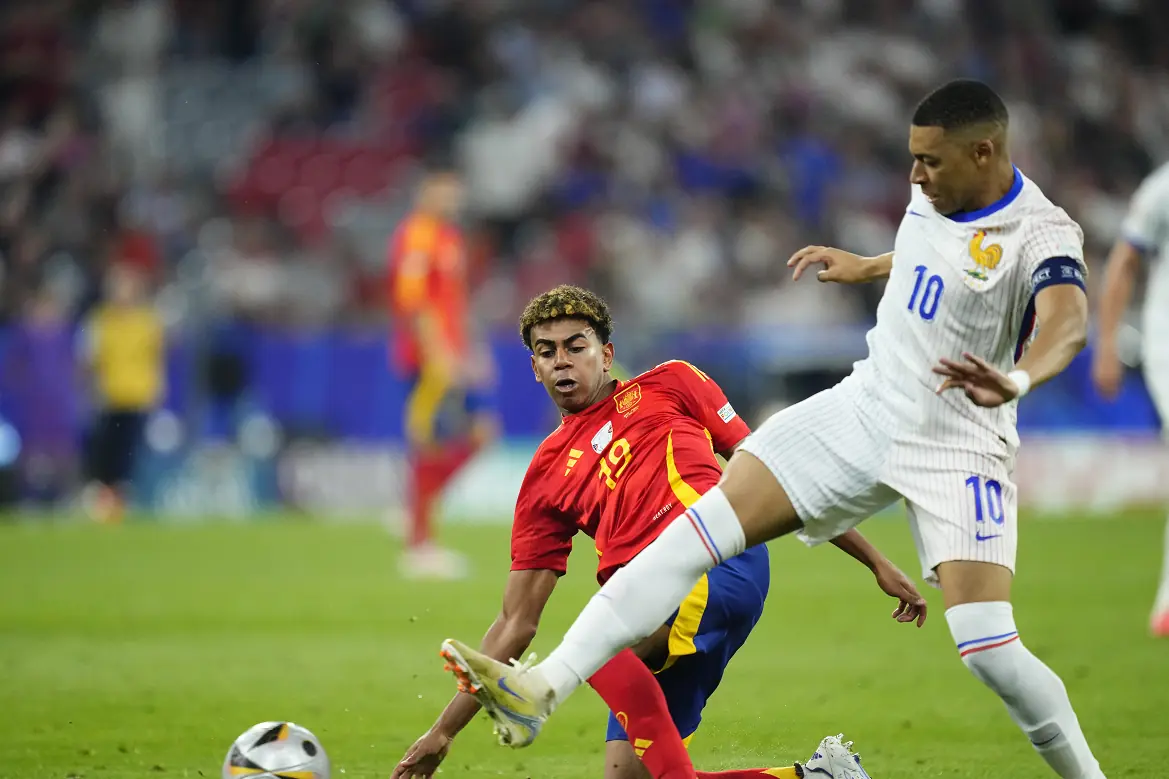 España celebra la victoria ante Francia en el Mundial 2026